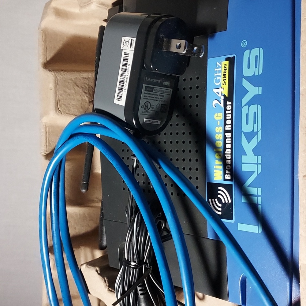 Linksys Wireless Router QRT54G Broadband Router - Picture 8 of 8
